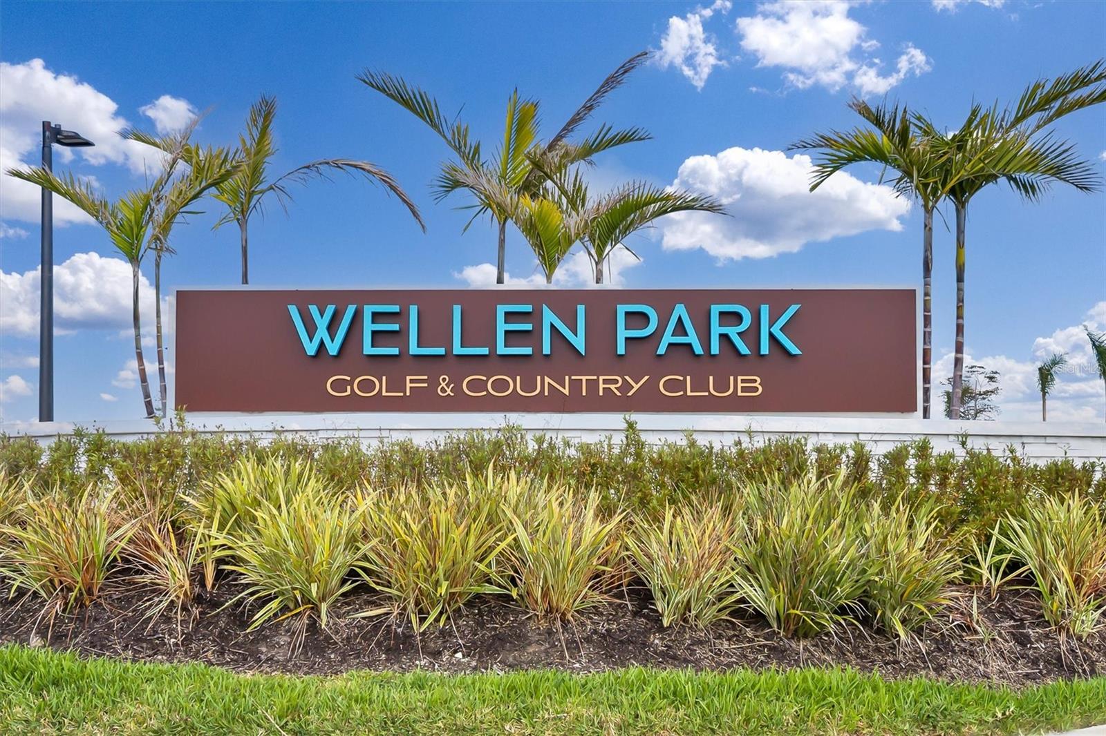 WELLEN PARK GOLF AND COUNTRY CLUB - Residential