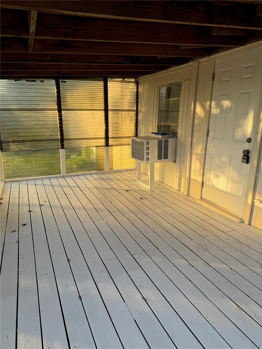 NORTH MOBILE VILLAGE - Residential