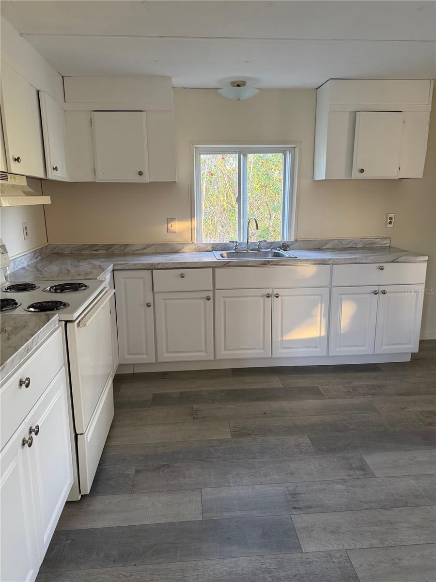 NORTH MOBILE VILLAGE - Residential