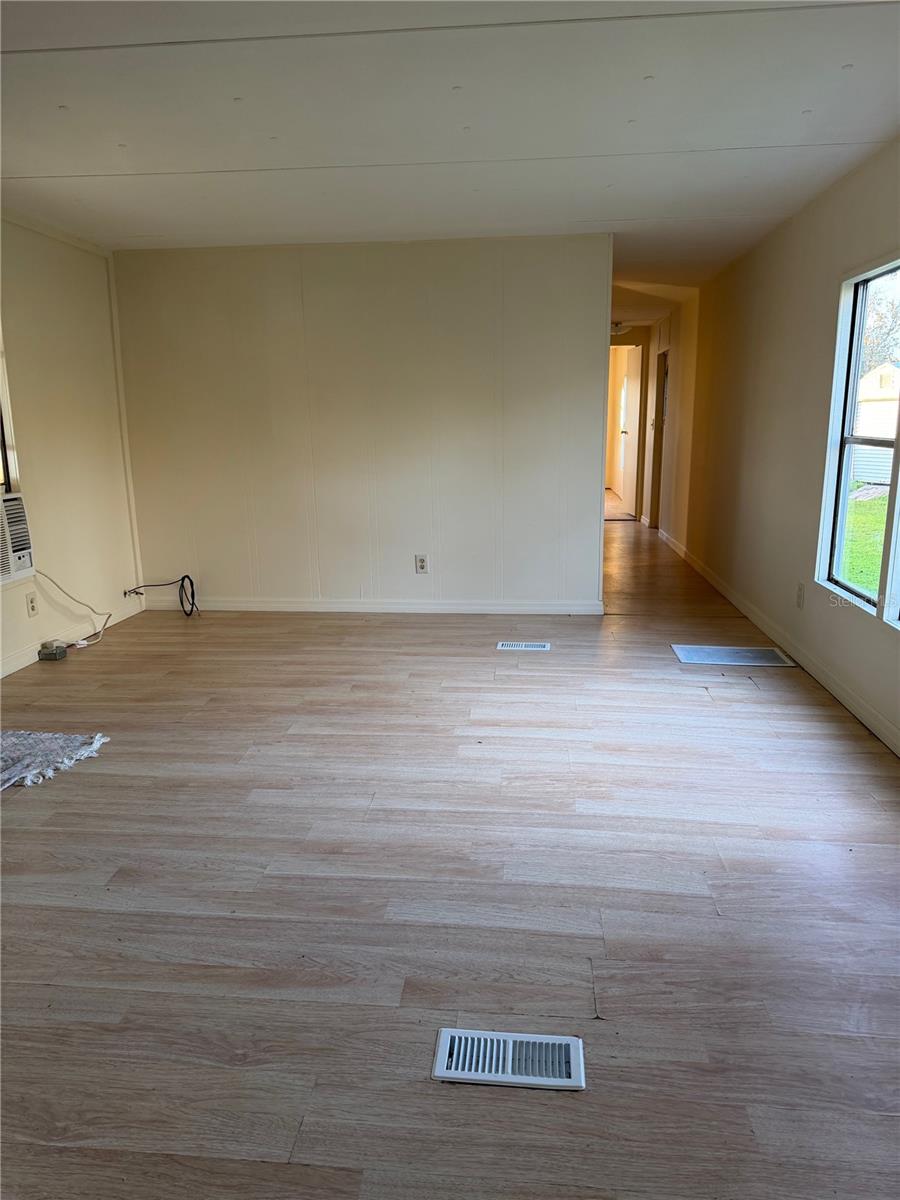 NORTH MOBILE VILLAGE - Residential