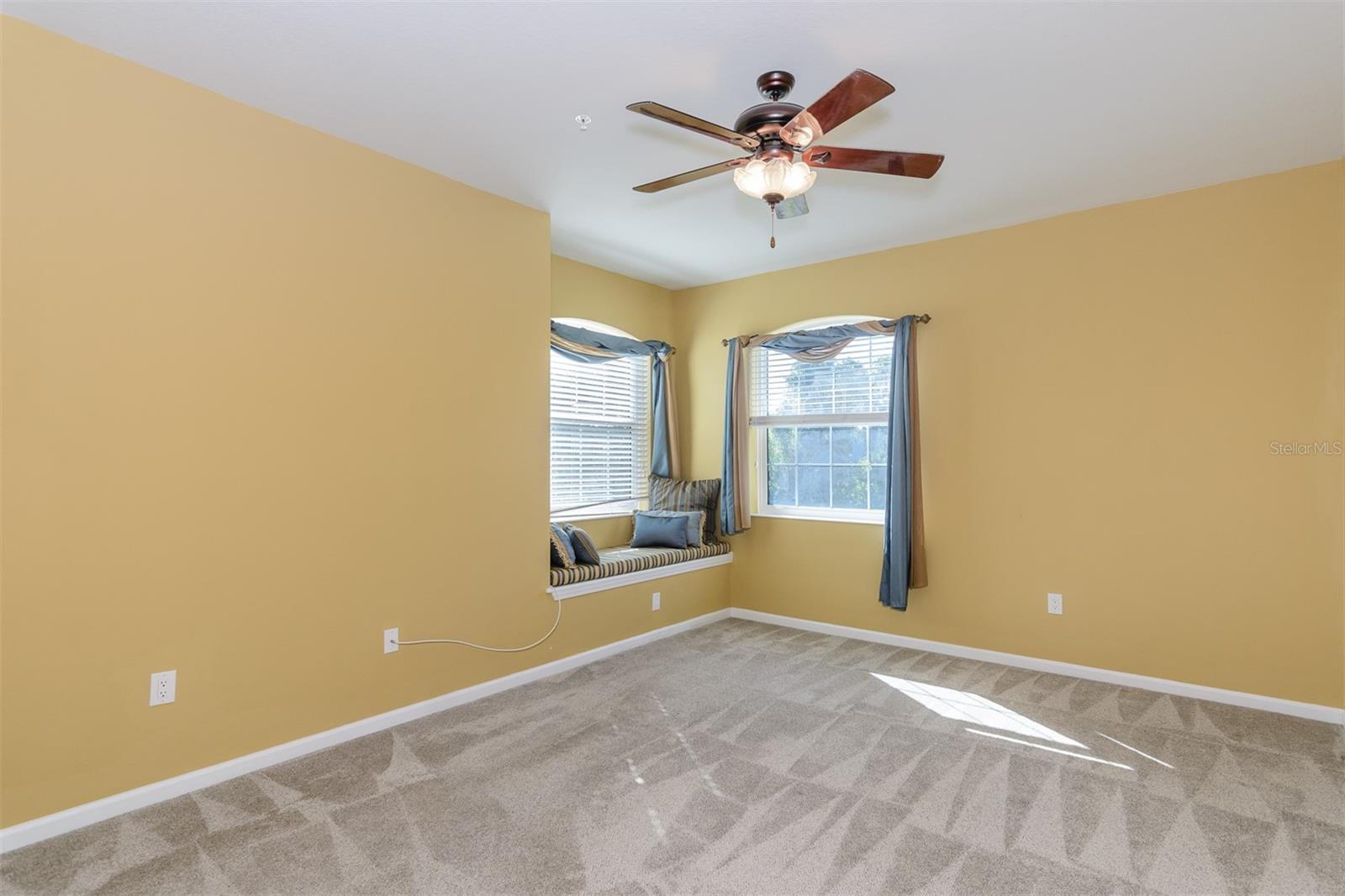 COACHMAN RESERVE CONDO - Residential