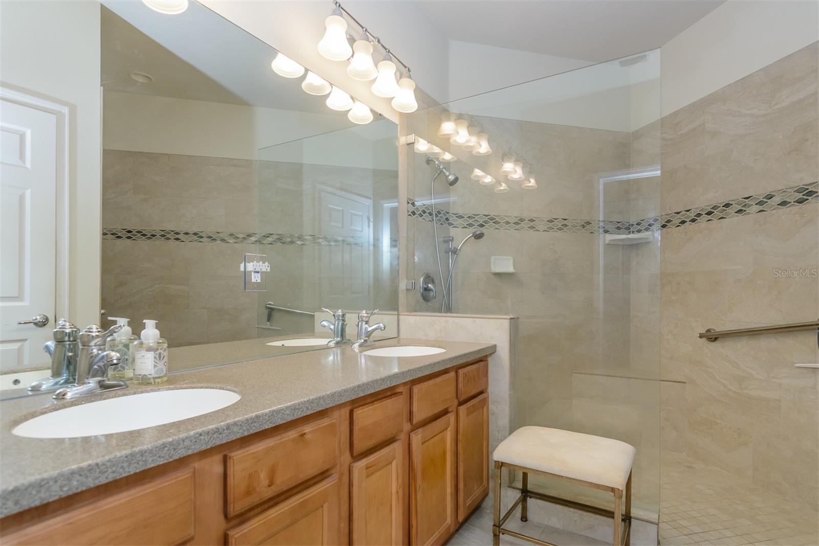 COACHMAN RESERVE CONDO - Residential