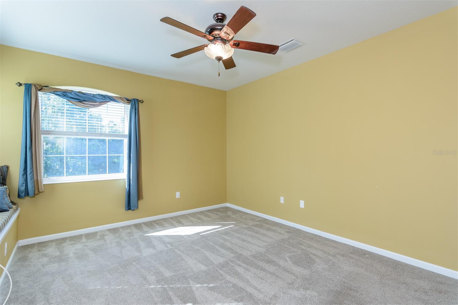 COACHMAN RESERVE CONDO - Residential