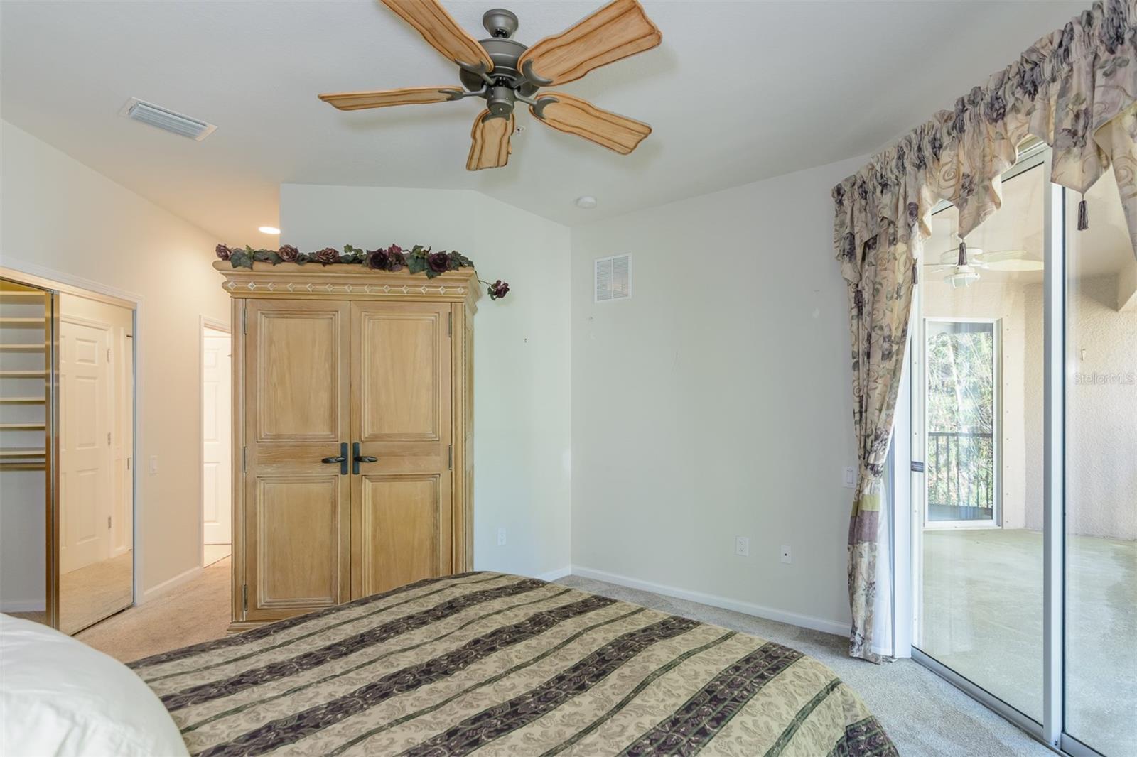 COACHMAN RESERVE CONDO - Residential