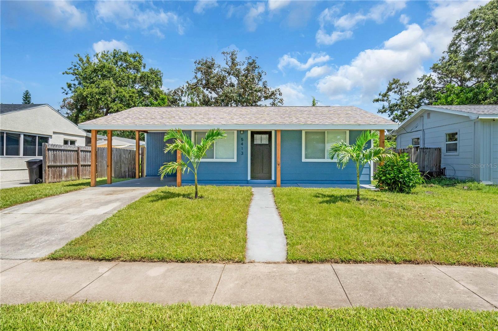 Welcome to your laid-back Gulfport getaway—a 2 bed, 1 bath charmer that’s been remodeled with love and ready for your flip-flops and good energy.
Step inside to find:
Freshly updated spaces that feel light, bright, and breezy ??
Open vibes perfect for chilling with friends or hosting an impromptu jam session
Modern kitchen & bathroom upgrades that make life simple (and stylish!)
Outside, enjoy the Gulfport lifestyle—bike to the beach, grab a drink at a local tiki bar, or wander over to the funky shops and art scene just blocks away