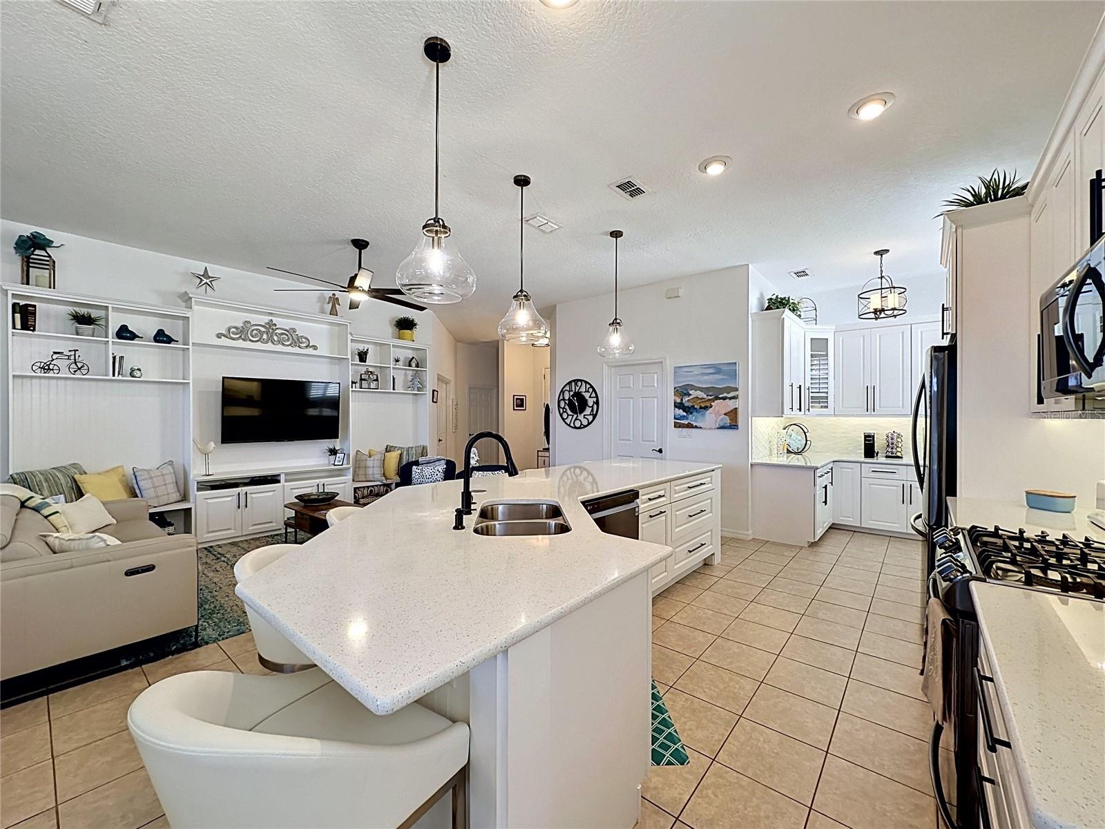 CASCADES OF GROVELAND (TRILOGY) - Residential