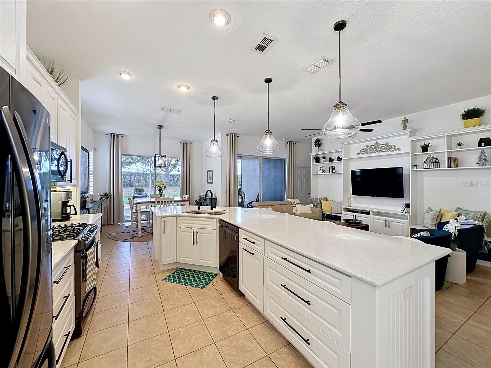 CASCADES OF GROVELAND (TRILOGY) - Residential