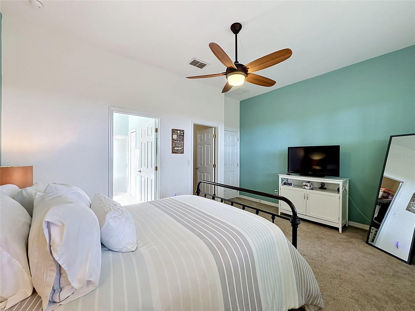 CASCADES OF GROVELAND (TRILOGY) - Residential