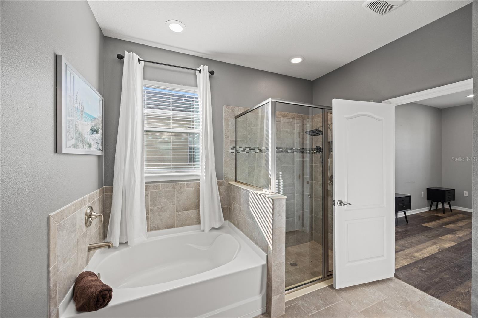 FAIRWAYS/BENT TREE - Residential