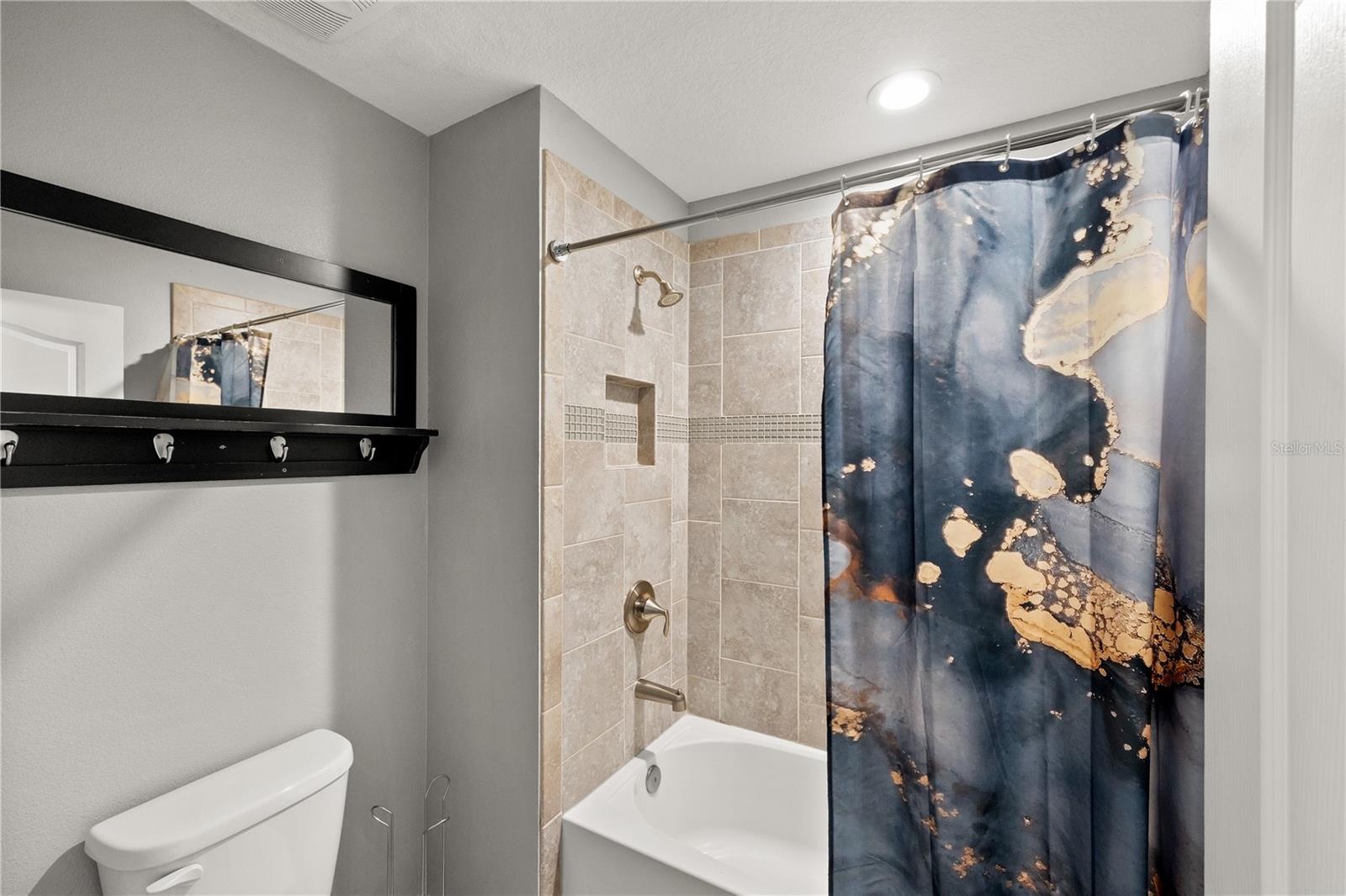 FAIRWAYS/BENT TREE - Residential