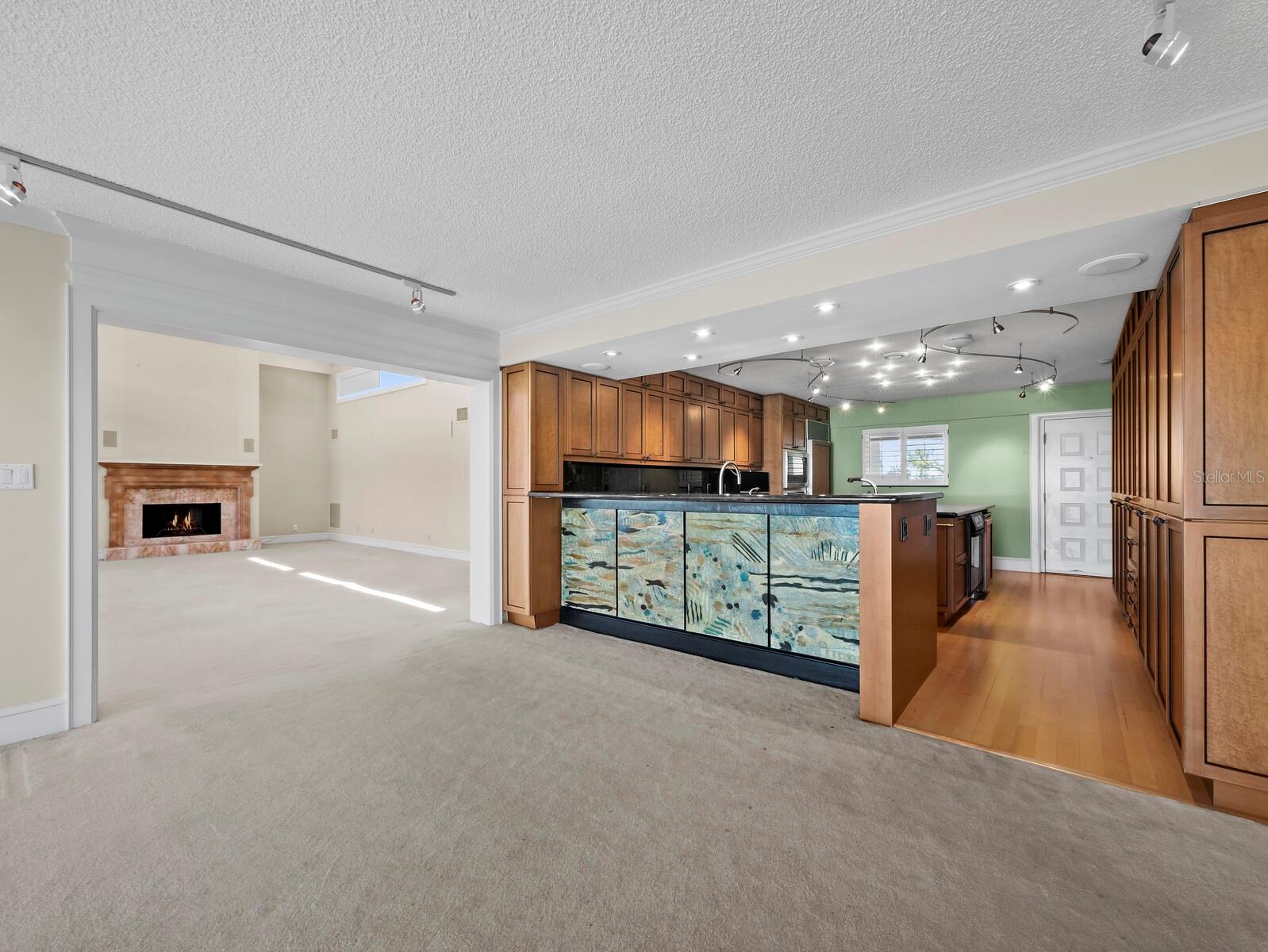 WINDWARD PASSAGE - Residential