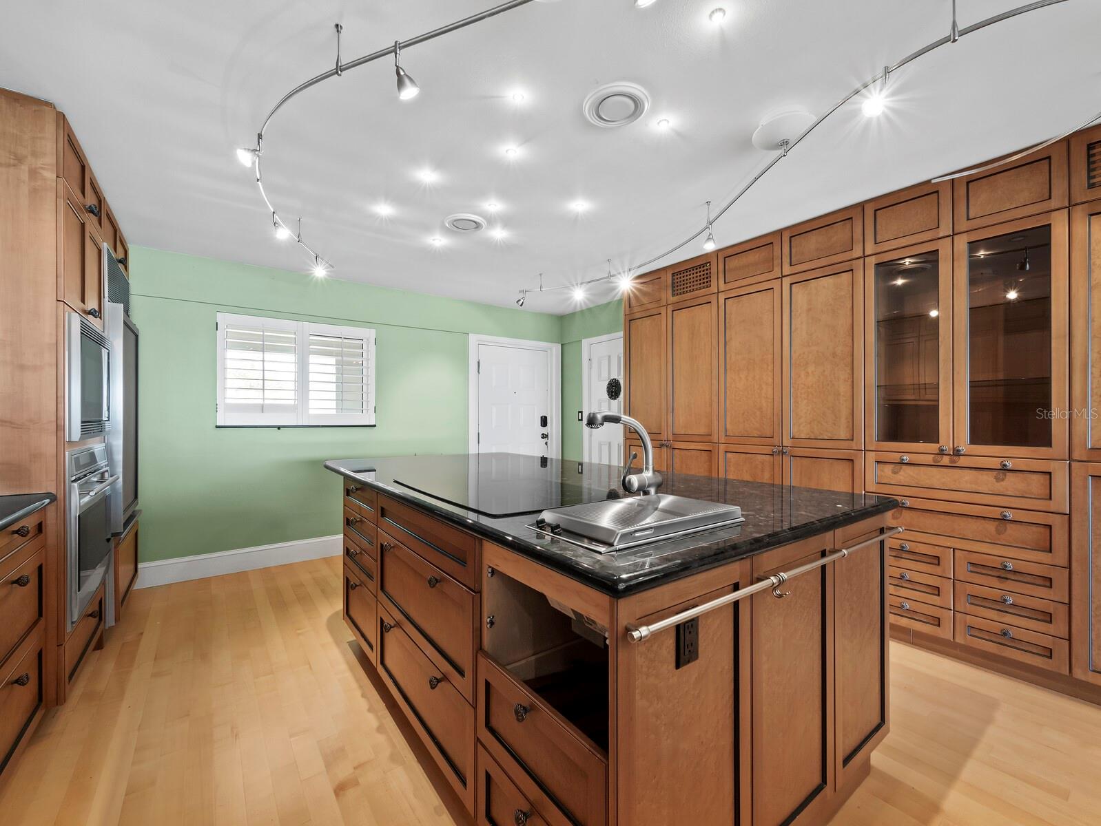 WINDWARD PASSAGE - Residential