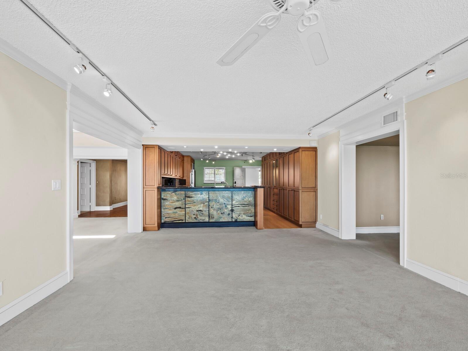 WINDWARD PASSAGE - Residential