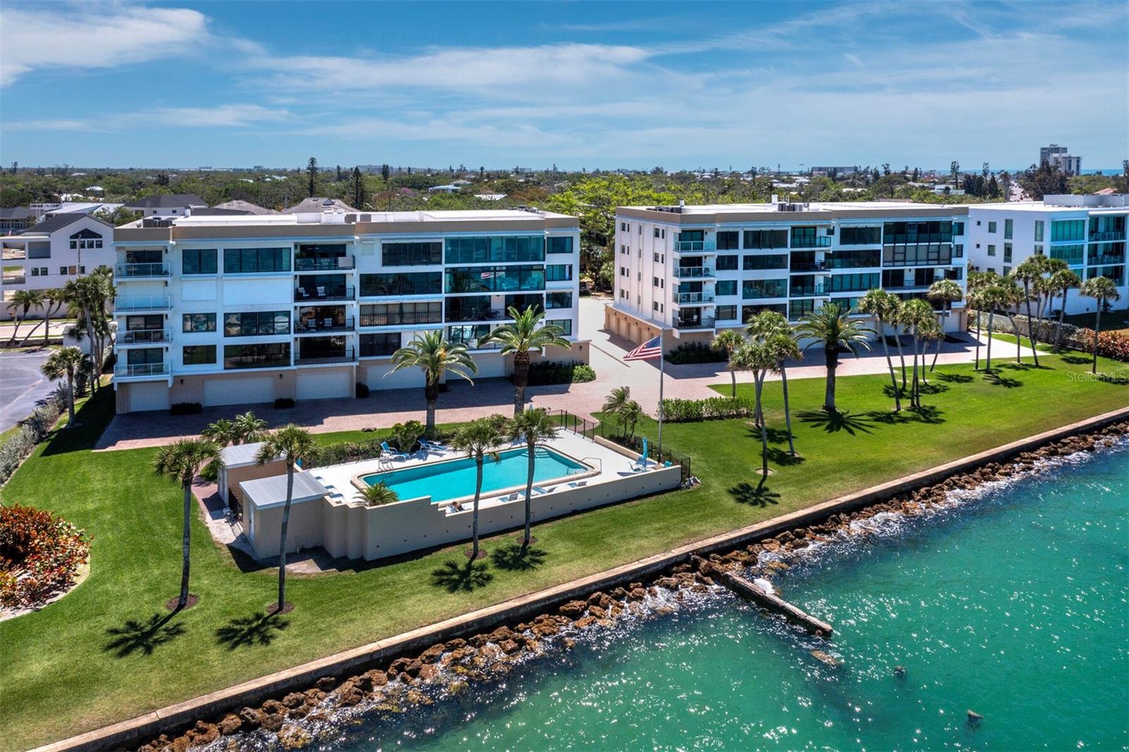 WINDWARD PASSAGE - Residential