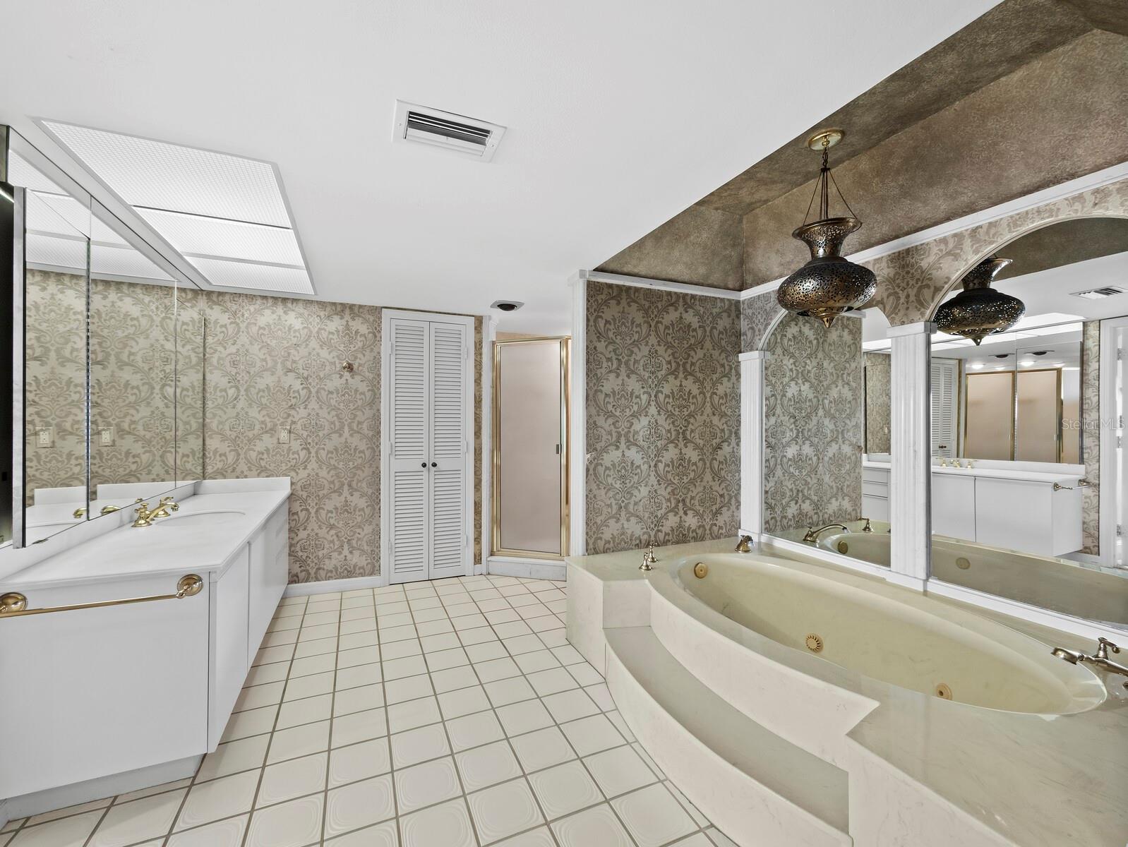 WINDWARD PASSAGE - Residential