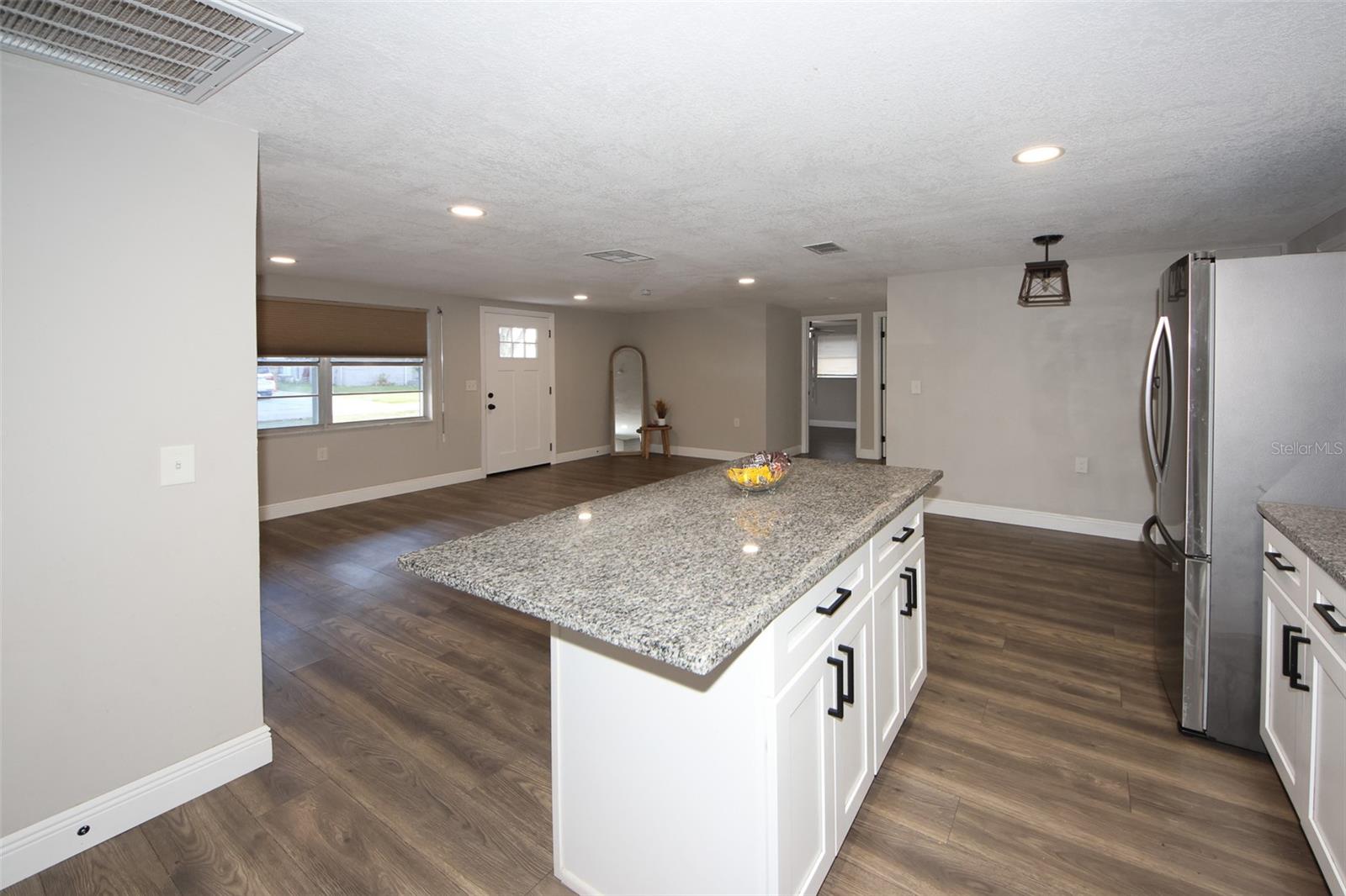 1206 TAMARAC DRIVE