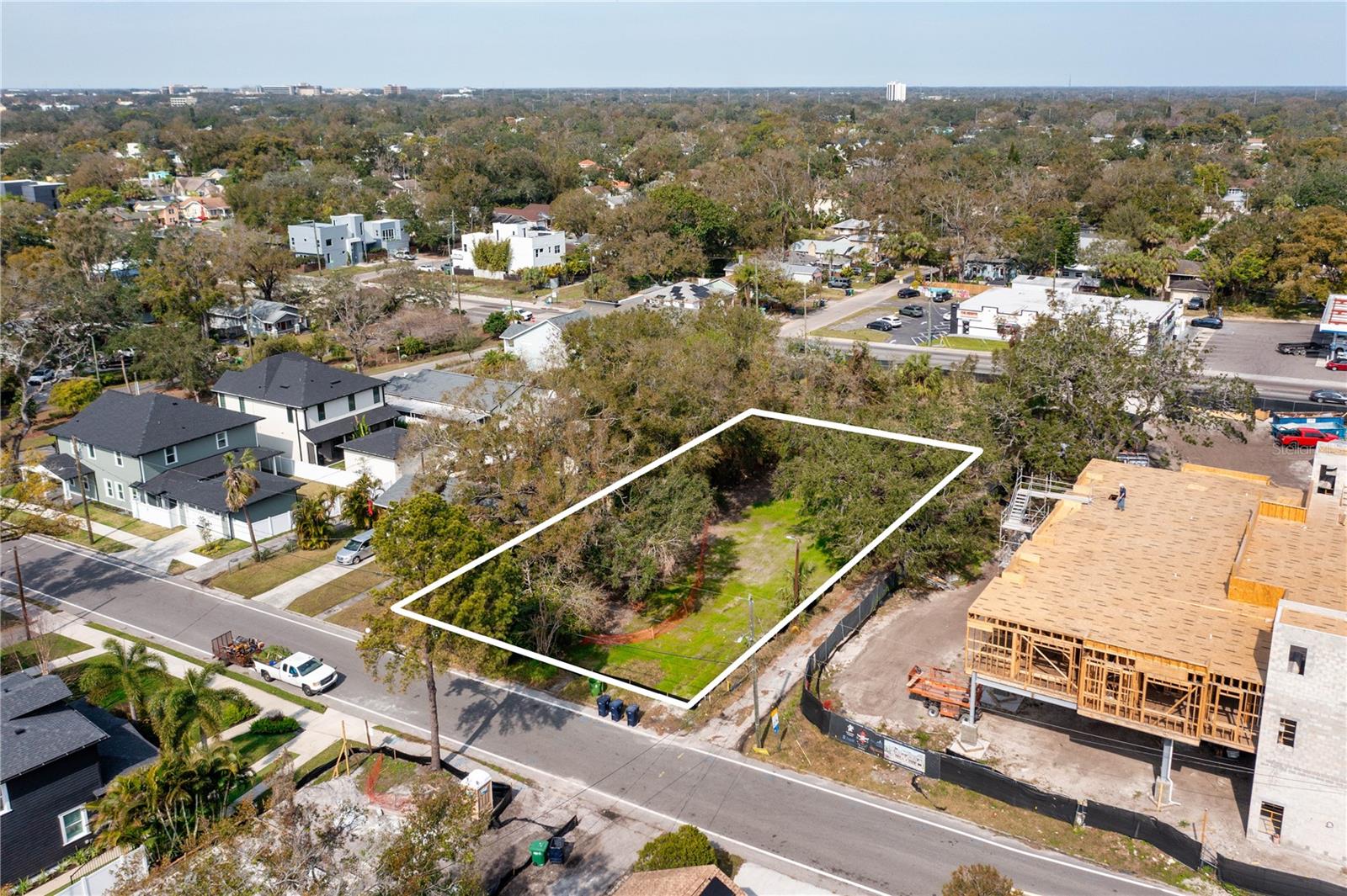 705 W AMELIA AVENUE