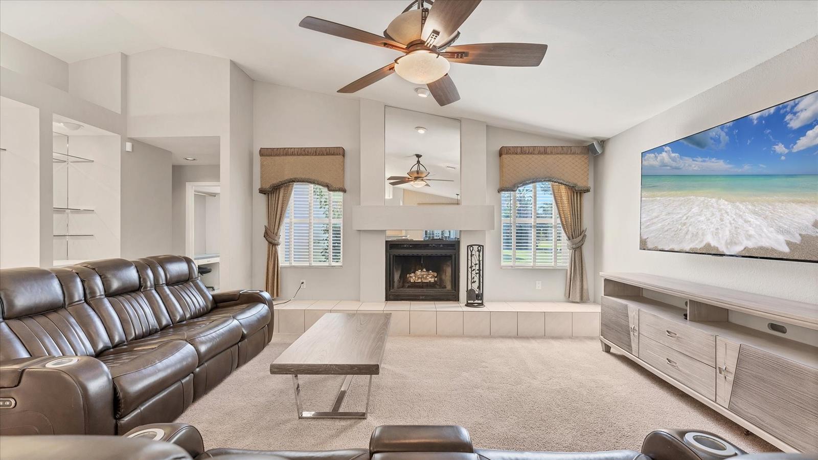 RIVER CLUB - Residential