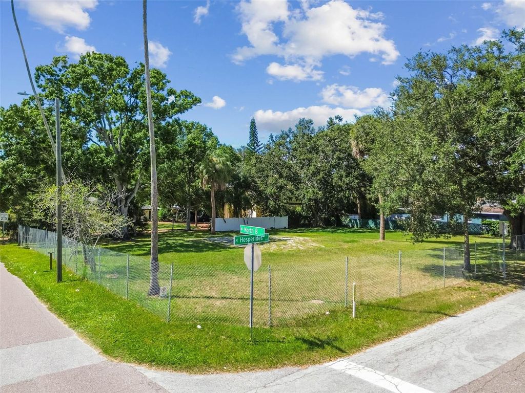 Photo of 4501 W North B Street, Tampa, FL 33609 (MLS # TB8432474)