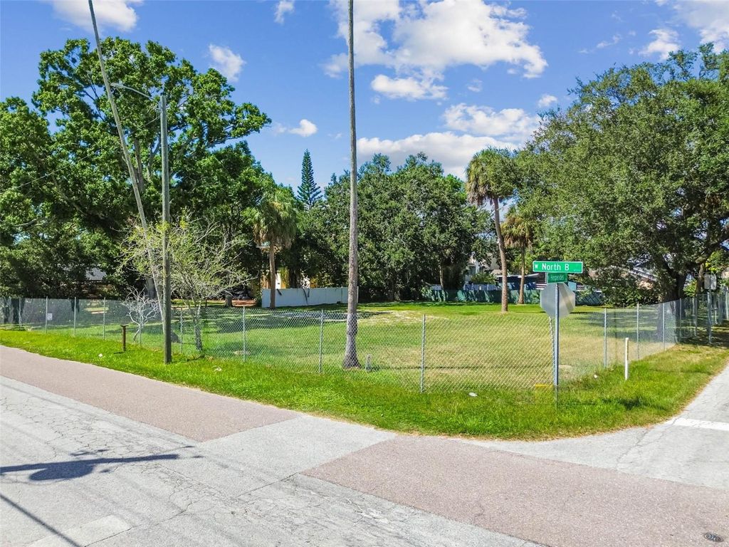 Photo of 4501 W North B Street, Tampa, FL 33609 (MLS # TB8432474)