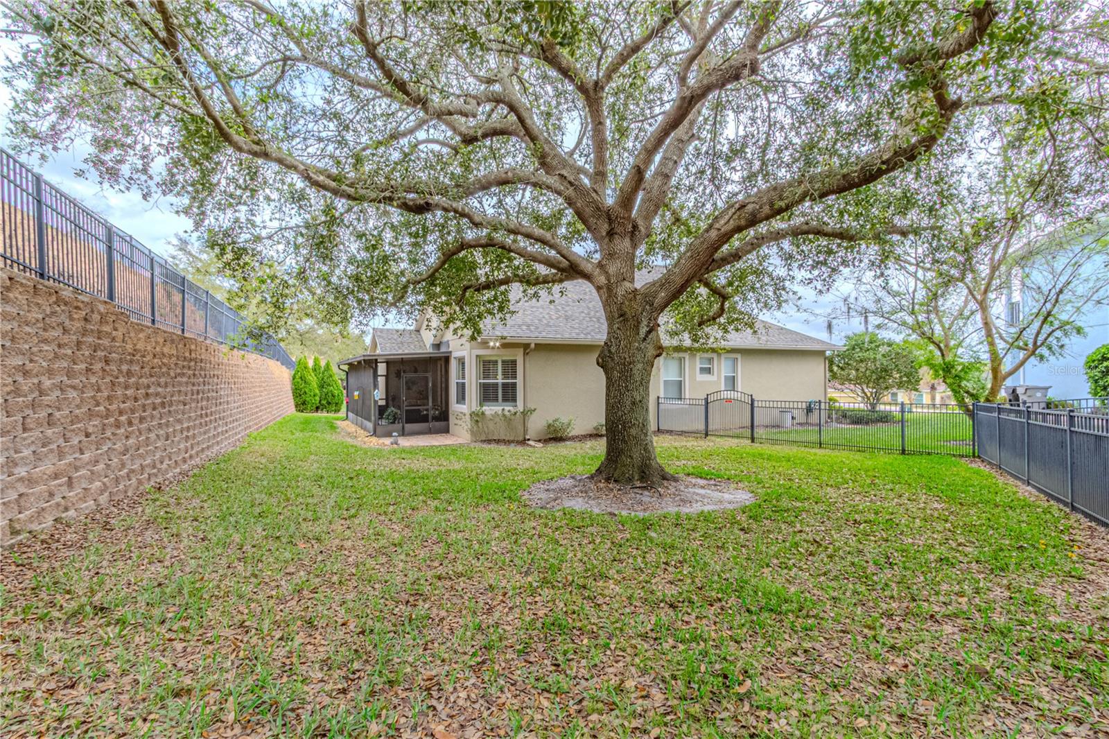 DUNHILL AT ERROL ESTS - Residential