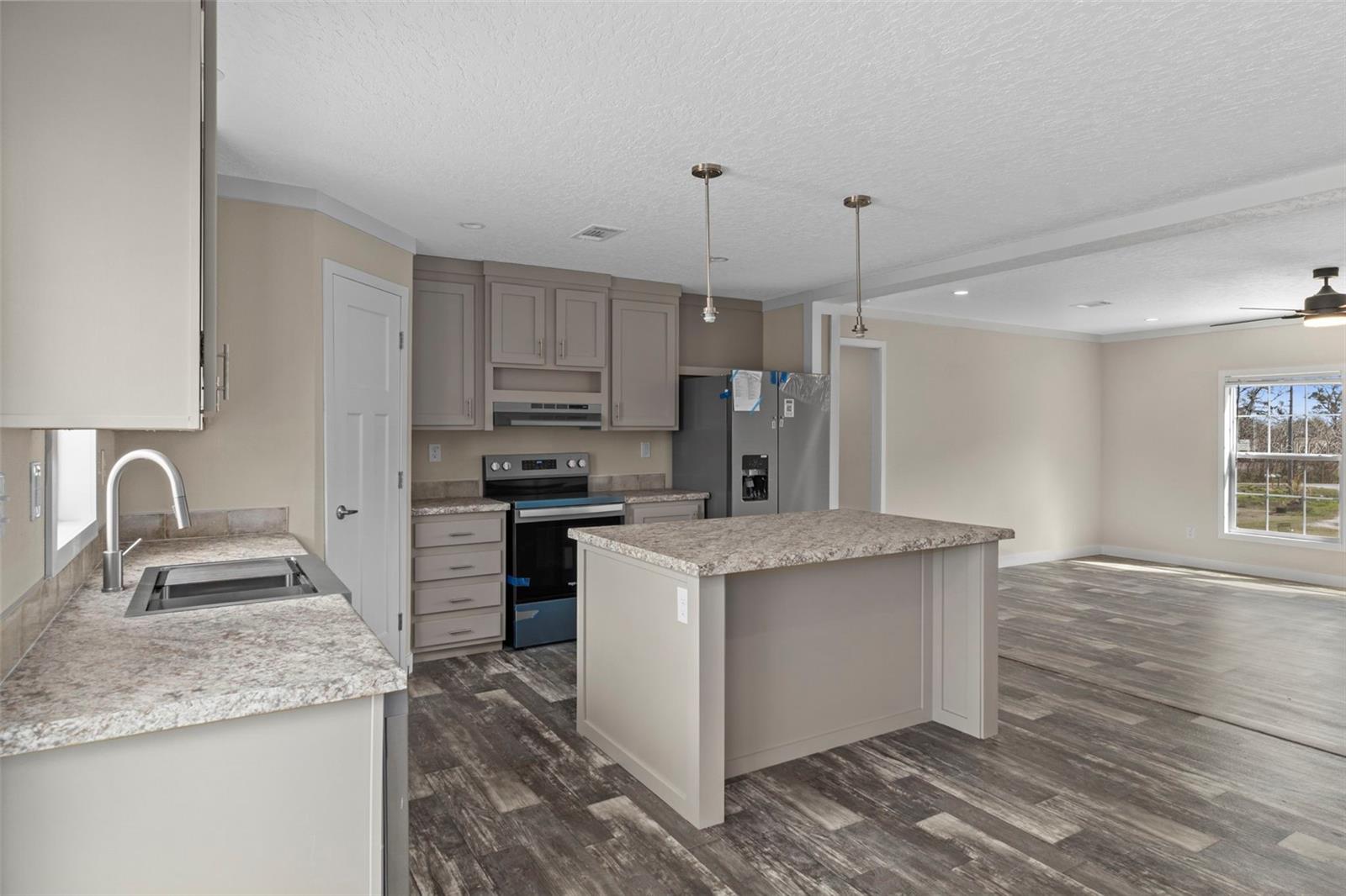 ZEPHYRHILLS COLONY CO - Residential