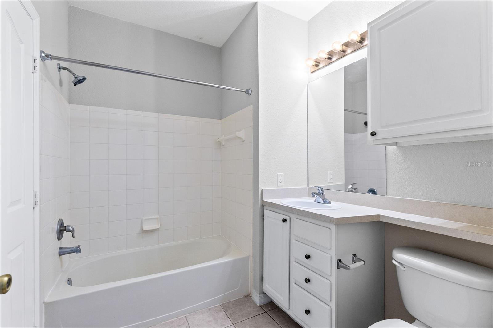 VISCONTI WEST CONDO - Residential