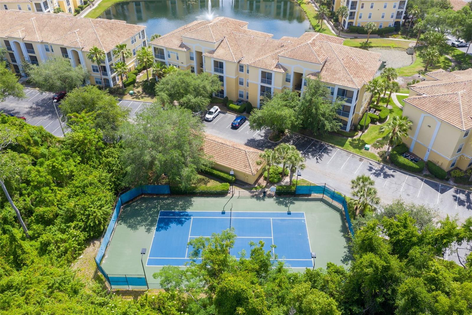 VISCONTI WEST CONDO - Residential