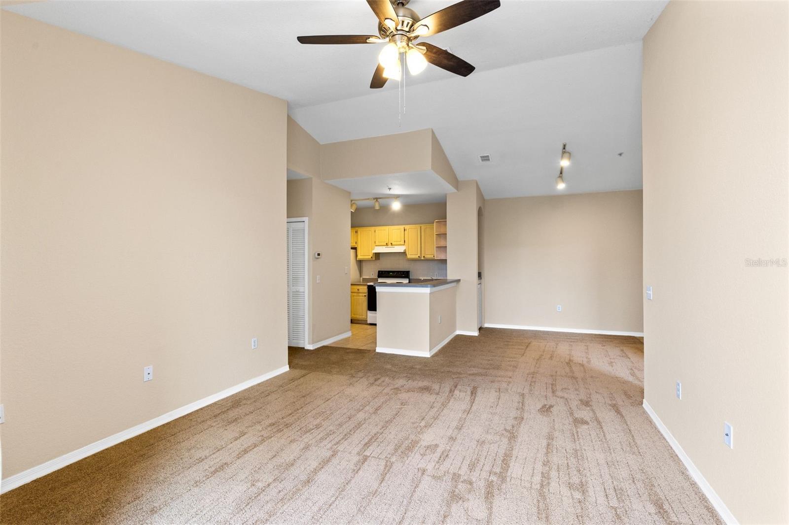 VISCONTI WEST CONDO - Residential