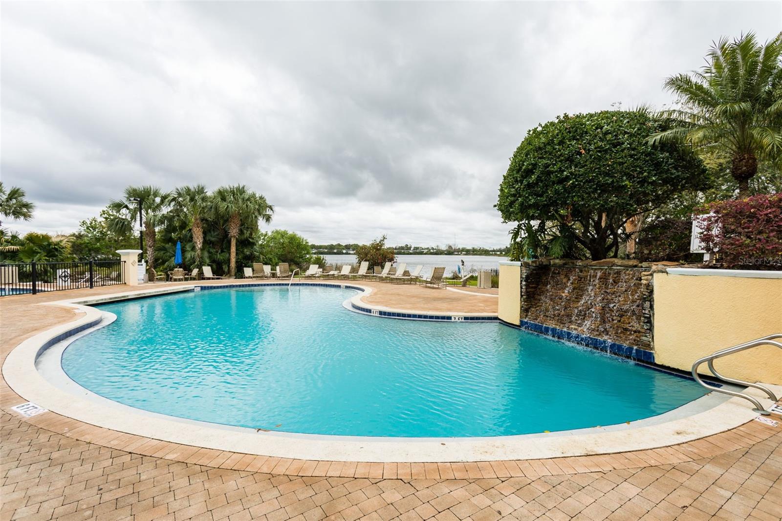 VISCONTI WEST CONDO - Residential