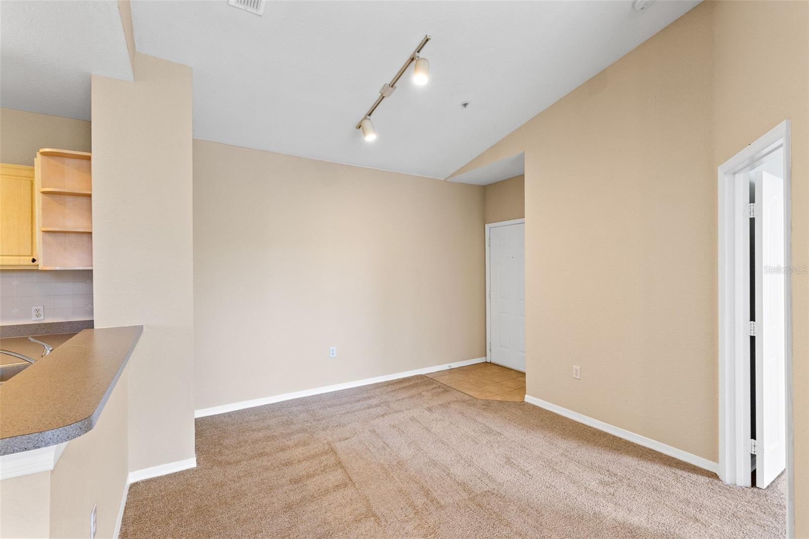 VISCONTI WEST CONDO - Residential