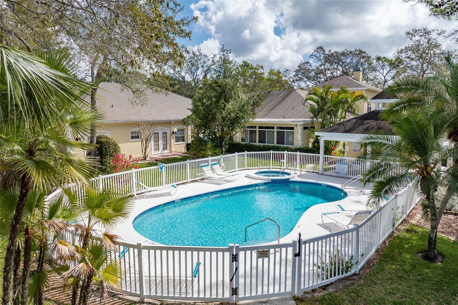 GLENEAGLES- FOREST RETREAT - Residential