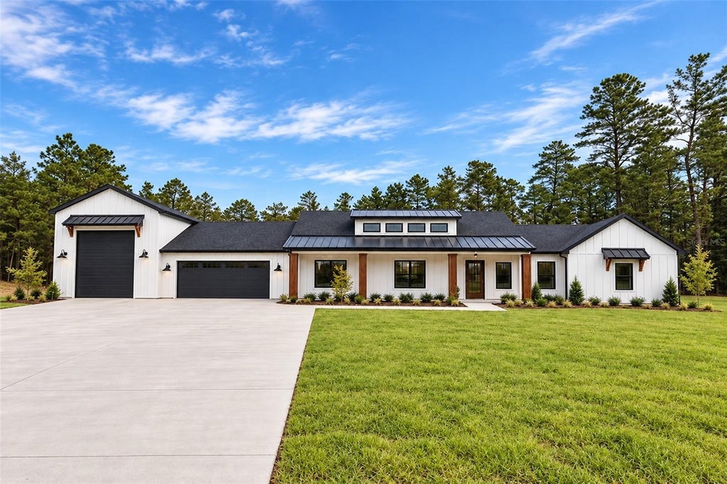 Photo of 4422 W Banner Circle, Citrus Springs, FL 34433 (MLS # O6441705)