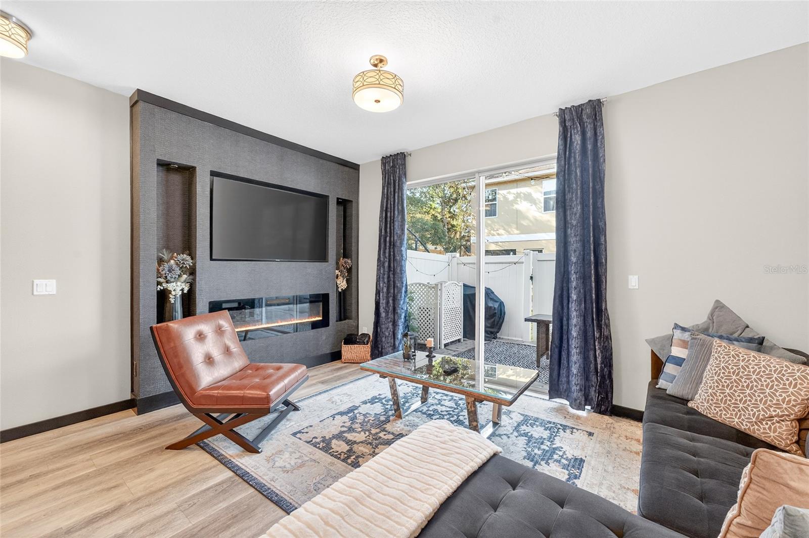 OASIS COVE AT LAKESIDE VILLAGE - Residential