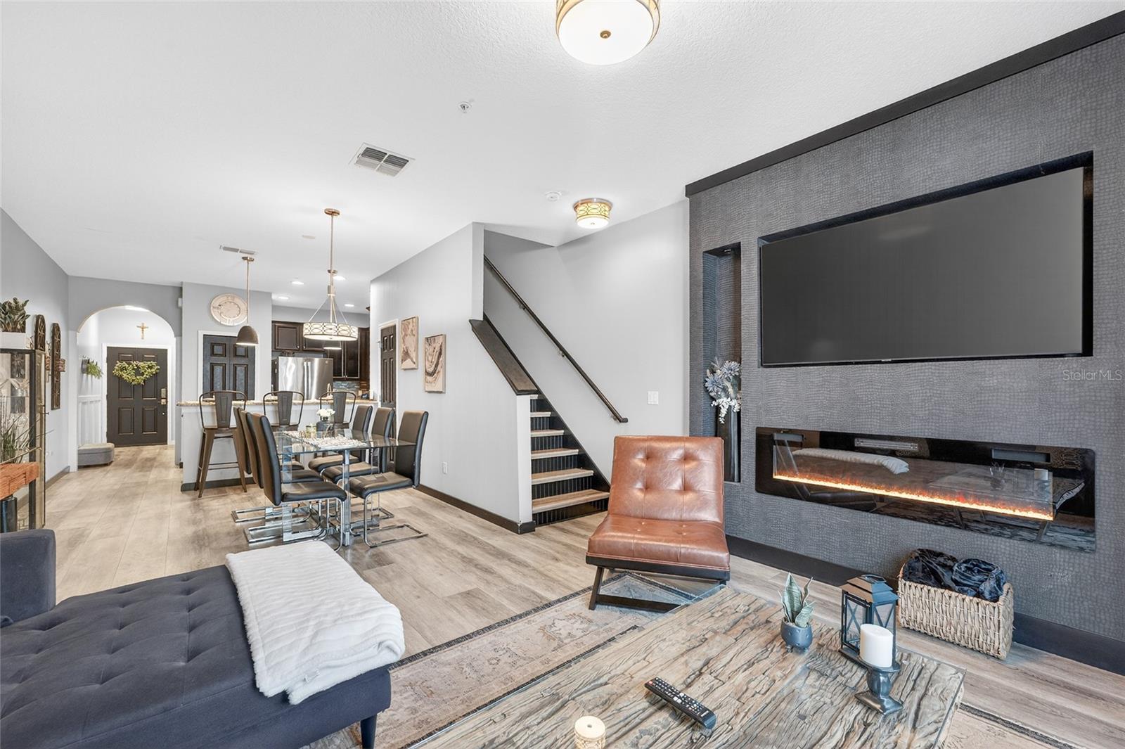 OASIS COVE AT LAKESIDE VILLAGE - Residential