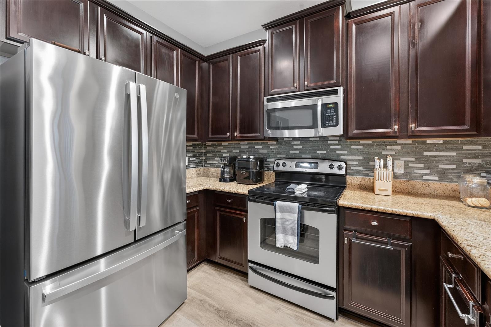 OASIS COVE AT LAKESIDE VILLAGE - Residential