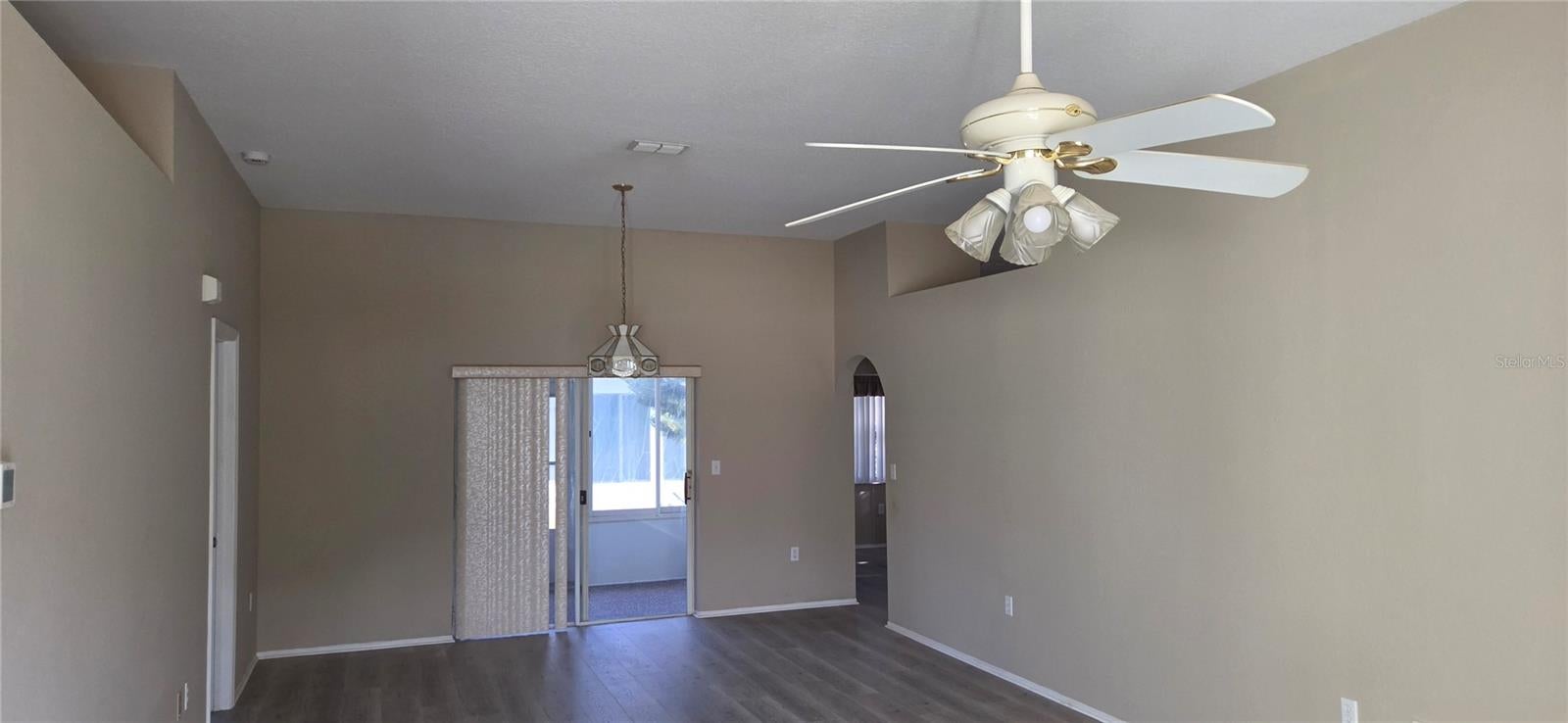 4224 AVANTI CIRCLE