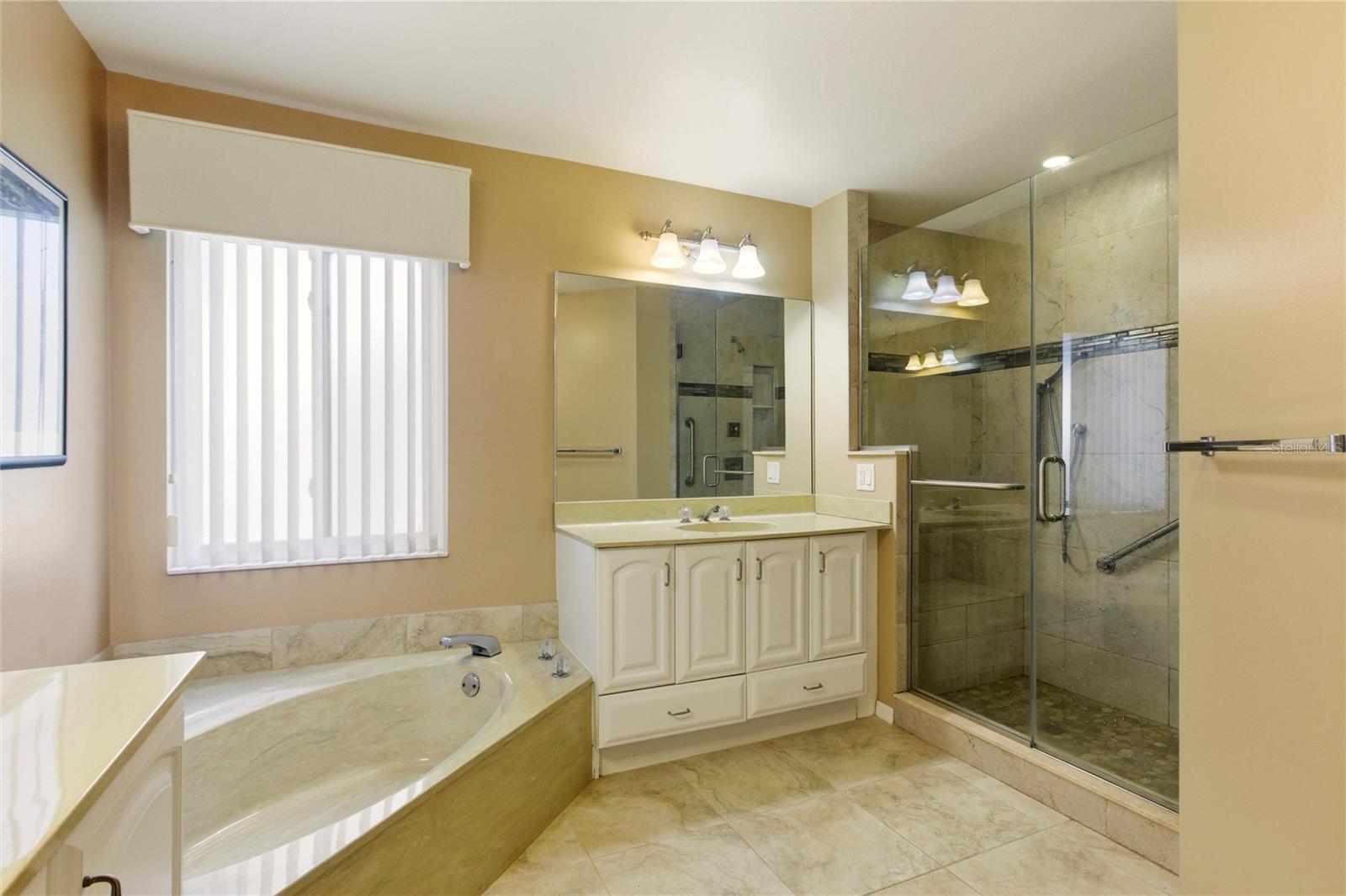 VIZCAYA PH 6,10&11 - Residential