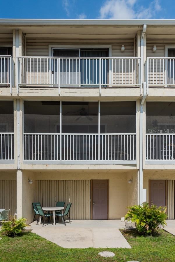 BEACH TWNHS - Residential