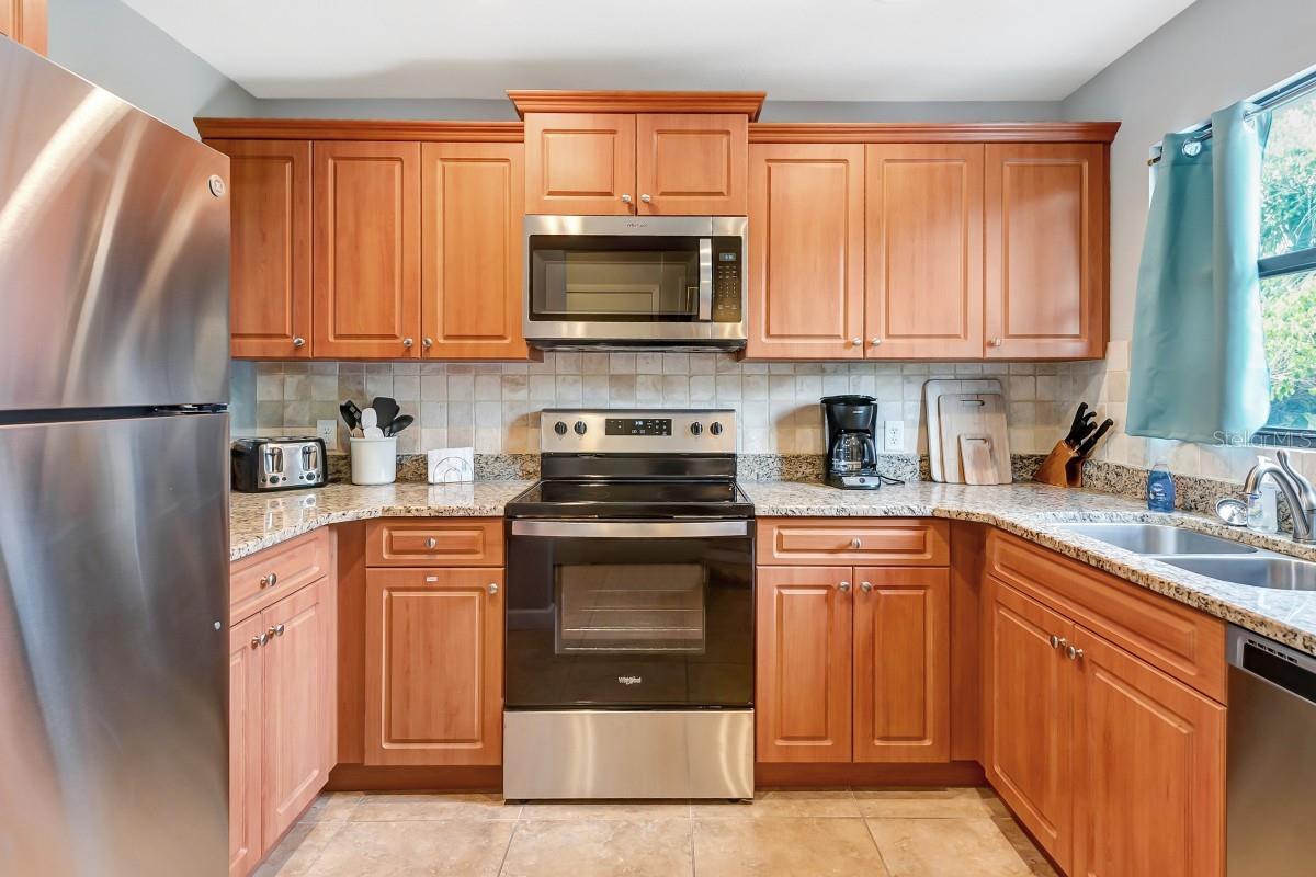 BEACH TWNHS - Residential