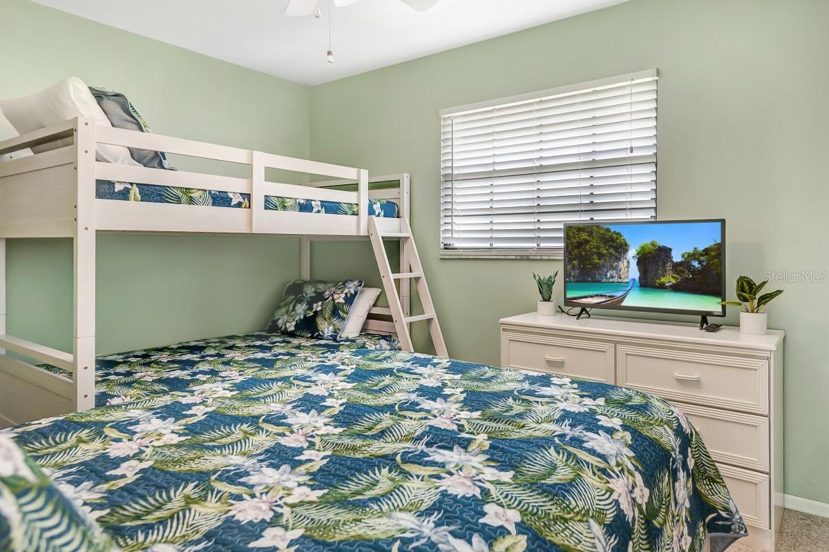 BEACH TWNHS - Residential