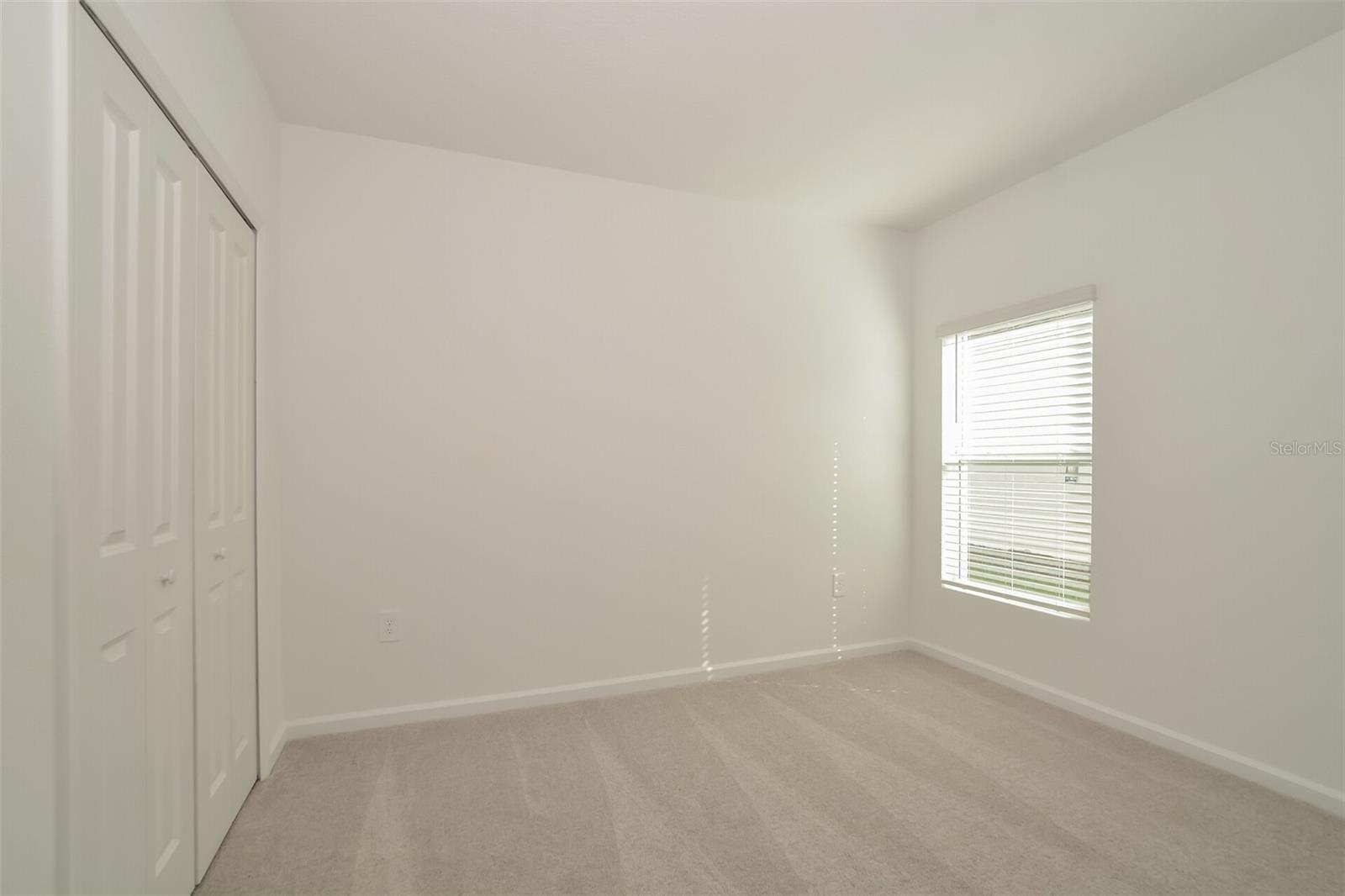 HIDDEN RIDGE AT ESTATES - Residential Lease