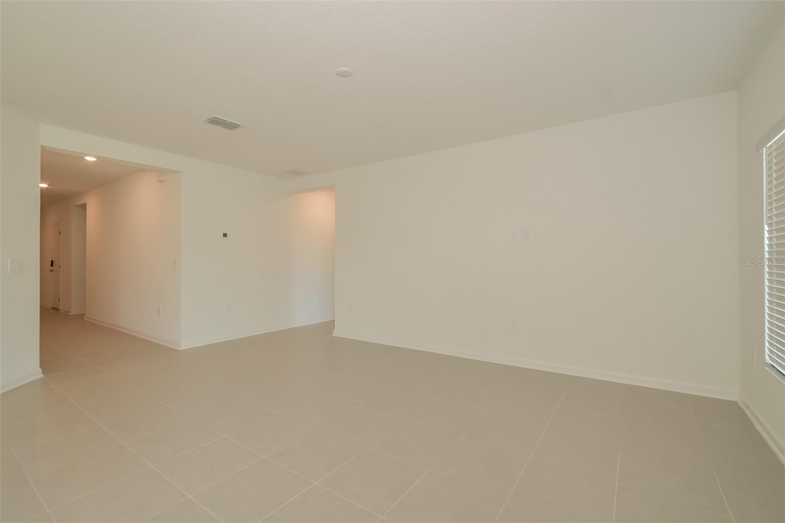 HIDDEN RIDGE AT ESTATES - Residential Lease