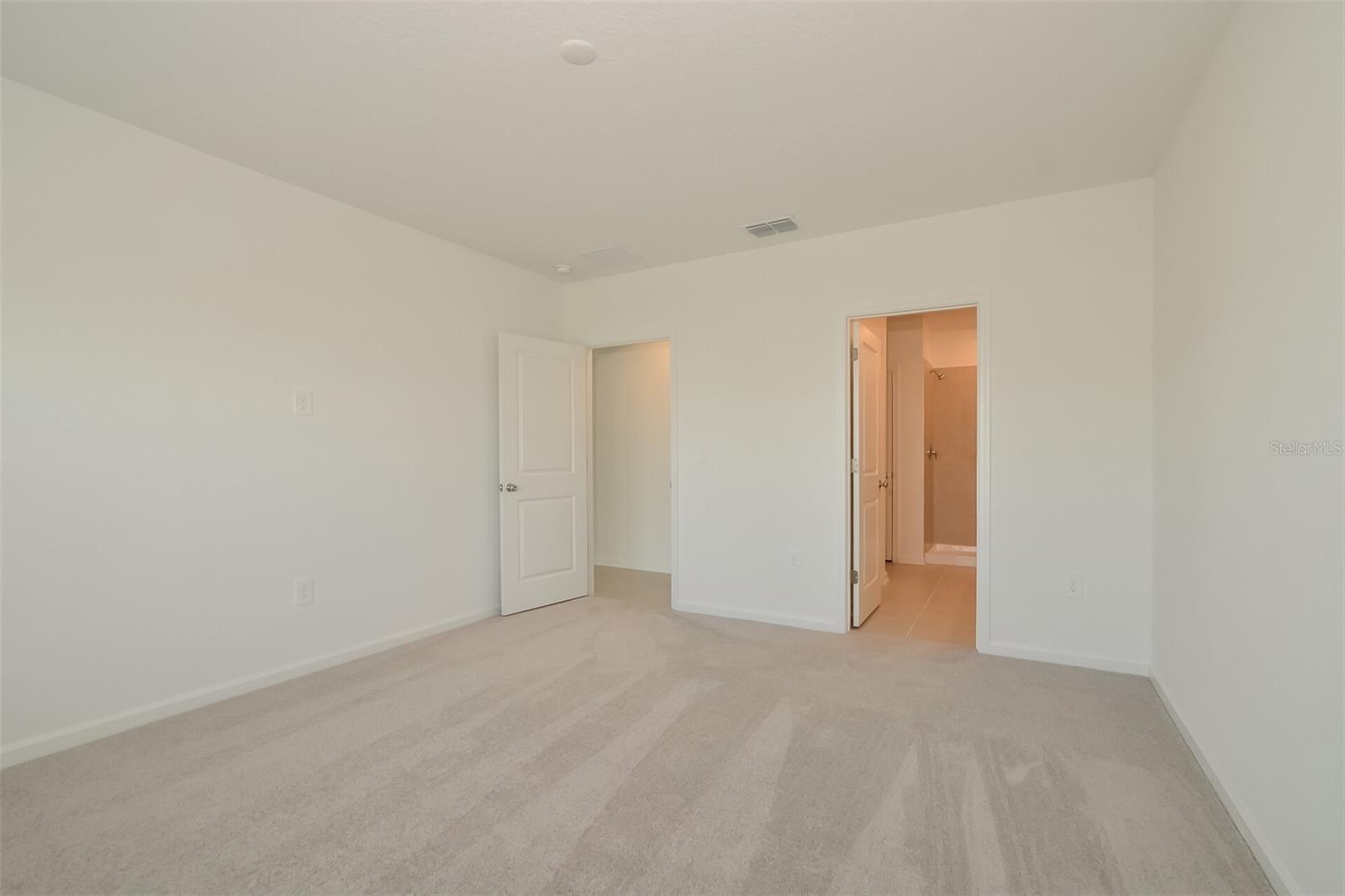 HIDDEN RIDGE AT ESTATES - Residential Lease