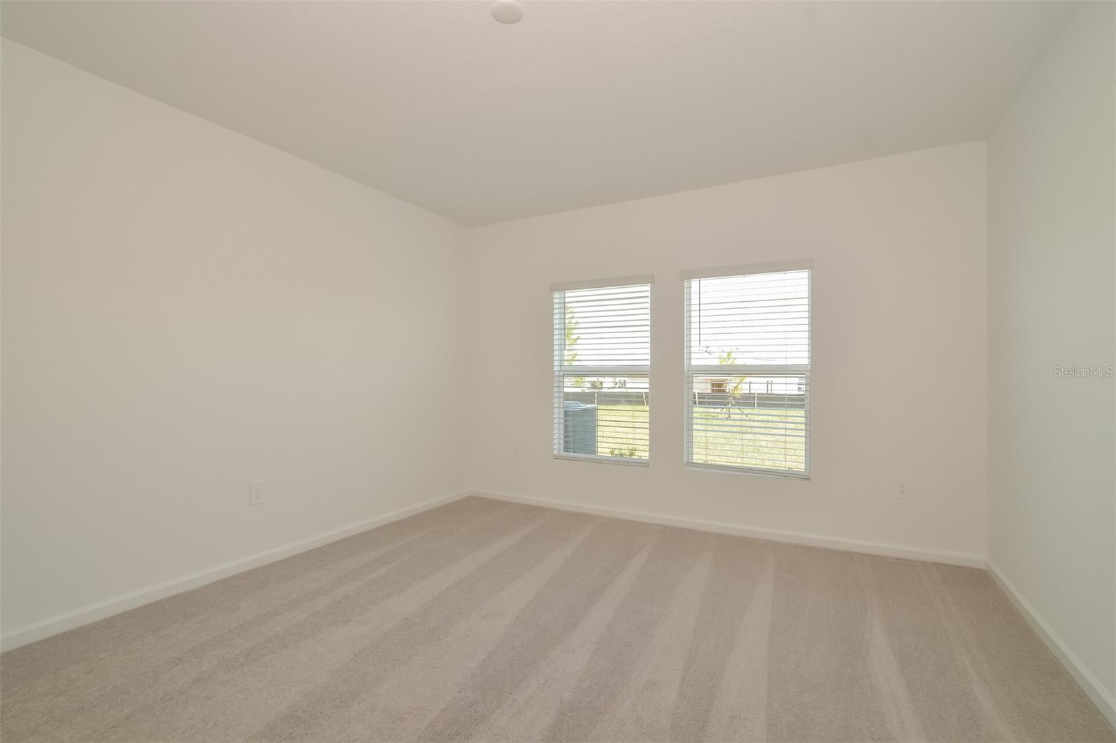 HIDDEN RIDGE AT ESTATES - Residential Lease