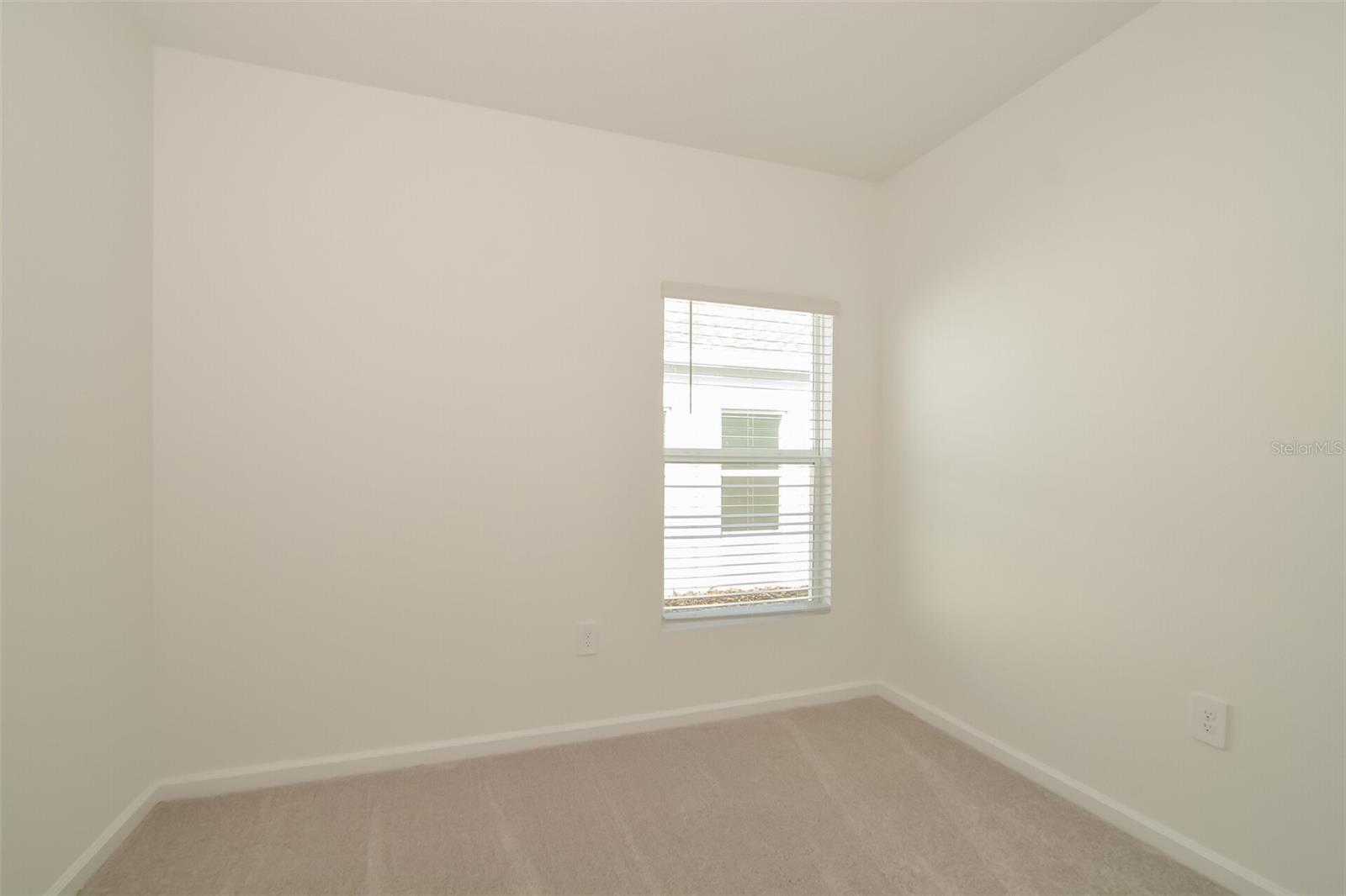 HIDDEN RIDGE AT ESTATES - Residential Lease