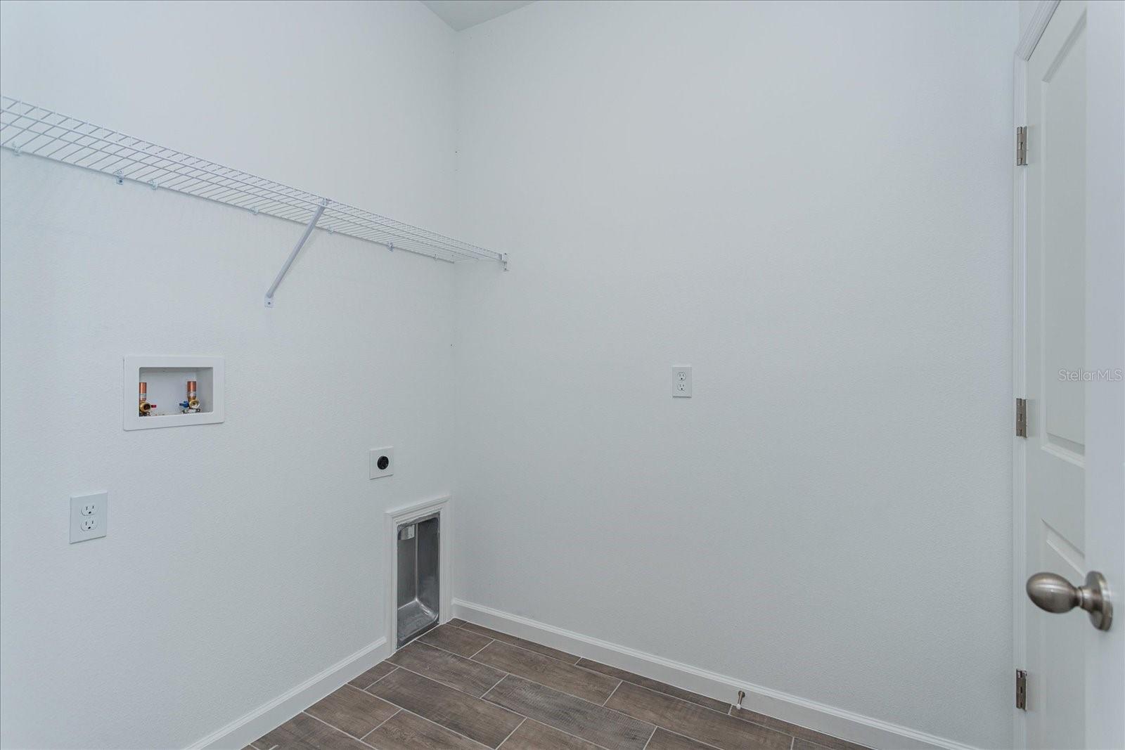 RESERVES AT HAMMOCK OAKS - Residential