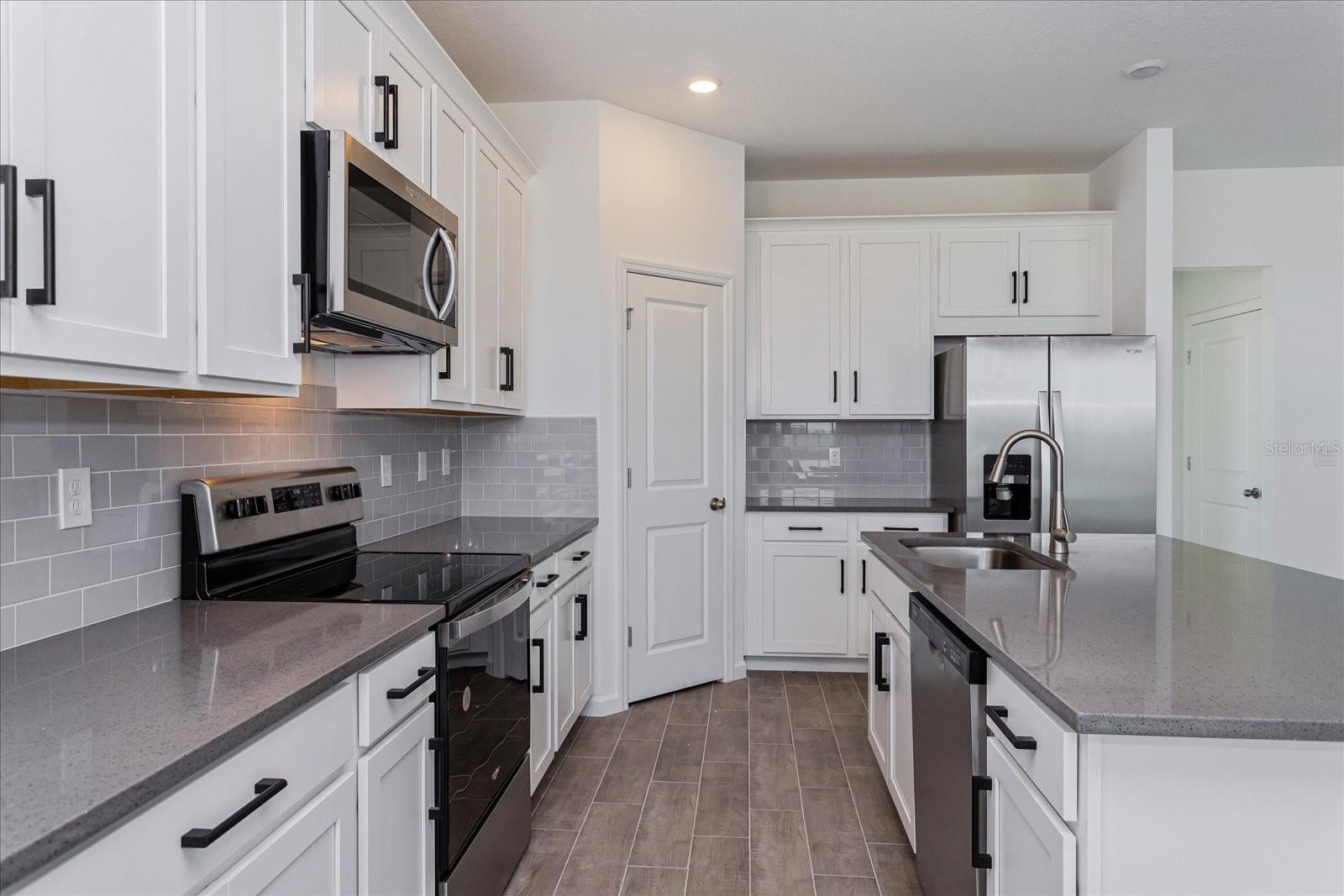 RESERVES AT HAMMOCK OAKS - Residential