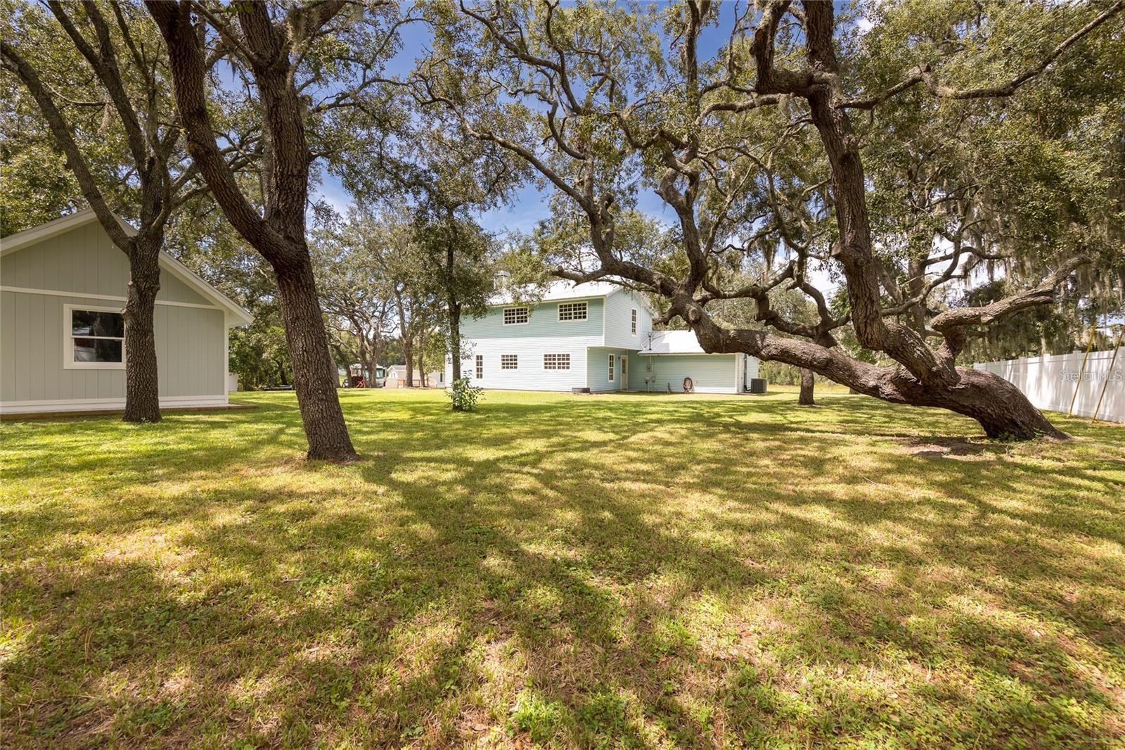 LONG LAKE ESTATES - Residential