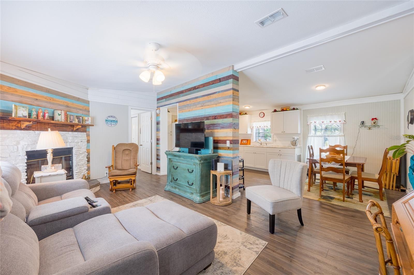 LONG LAKE ESTATES - Residential